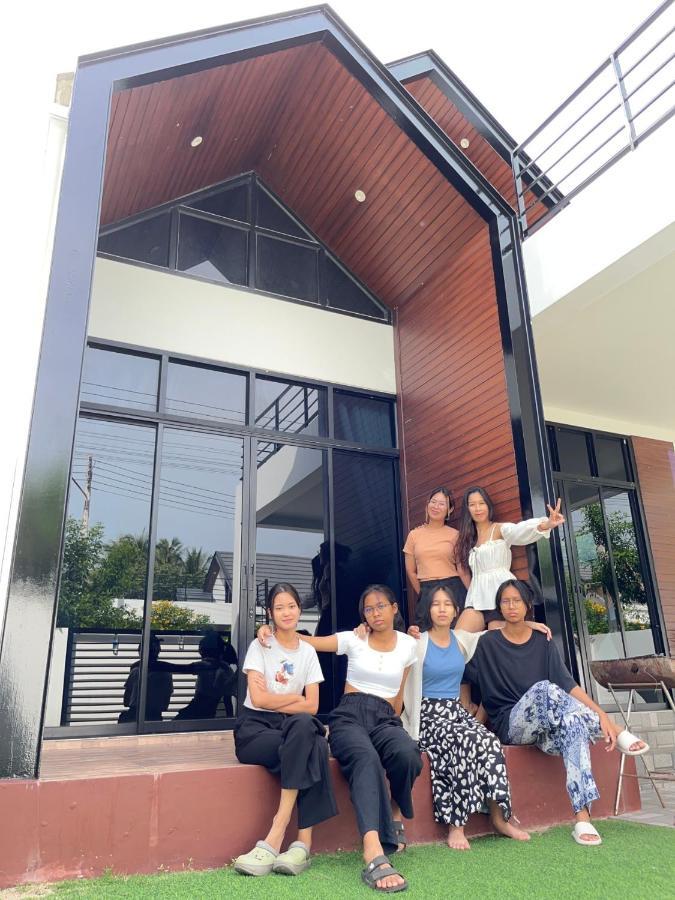 สโลไลฟ์ ปาร์ตี้ พูลวิลล่า Slowlife Party Hua-hin Pool Villaer